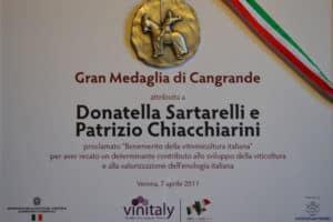 Gran Medaglia di Cangrande “Benemeriti della vitivinicoltura italiana” to Donatella Sartarelli & Patrizio Chiacchiarini in 2011